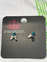 Load image into Gallery viewer, Paparazzi Accessories 🌹Starlet Shimmer Earring Kit Starlet Shimmer Earrings🌹 Flat Rate Ship $4.50 🌹 892