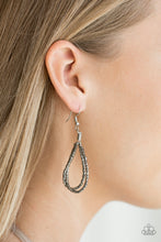 Load image into Gallery viewer, Paparazzi Accessories ⚘ Catwalk Queen - Black Necklace⚘ Flat Rate Ship $4.50 ⚘