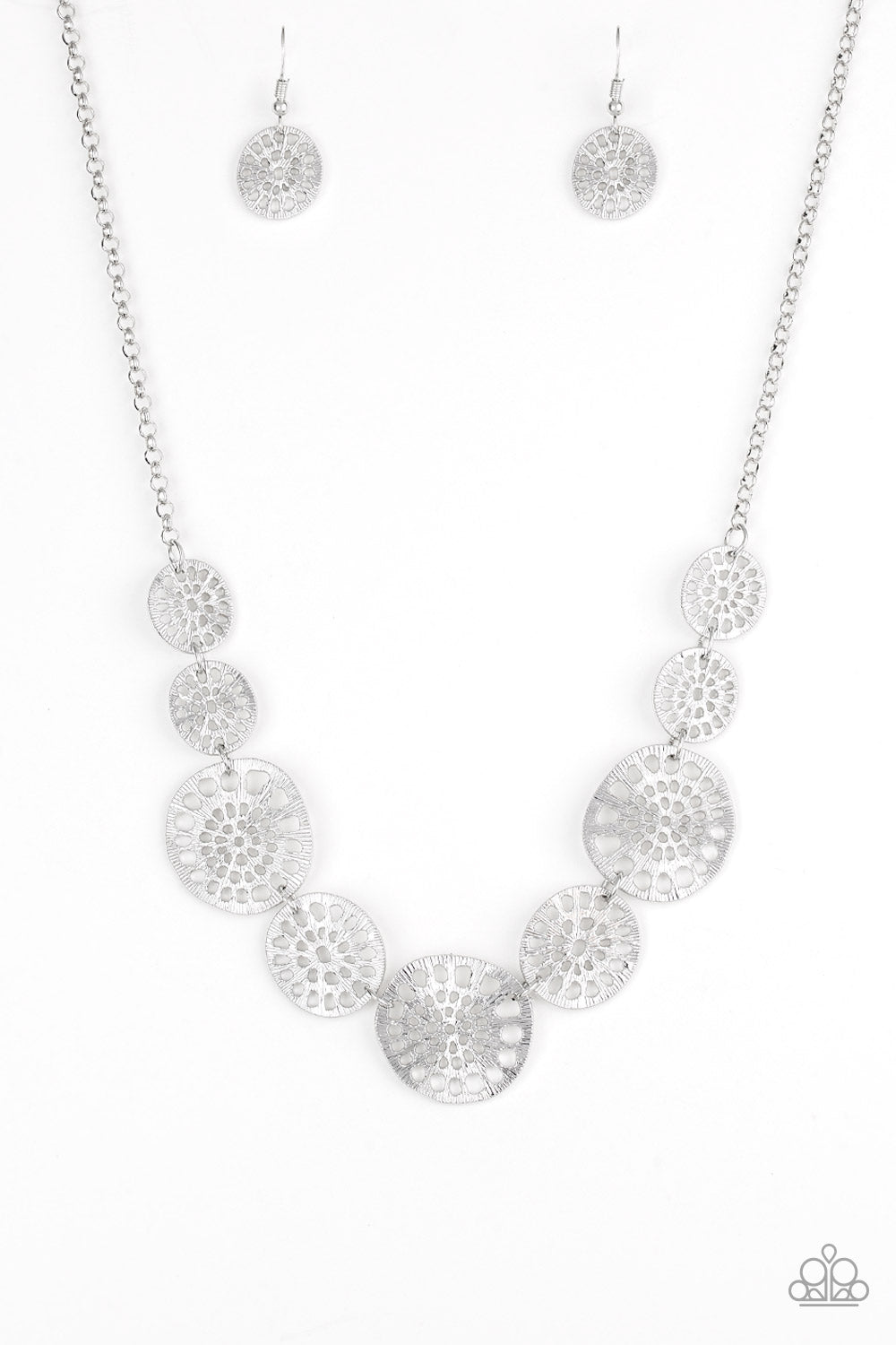 pittmanbling-and-jewelry-inc-presentsyour-own-free-wheel-silver-necklace-paparazzi-accessories