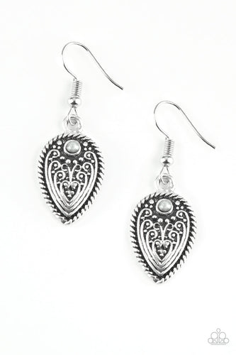 pittmanbling-and-jewelry-inc-presentsdistance-pasture-silver-earrings-paparazzi-accessories
