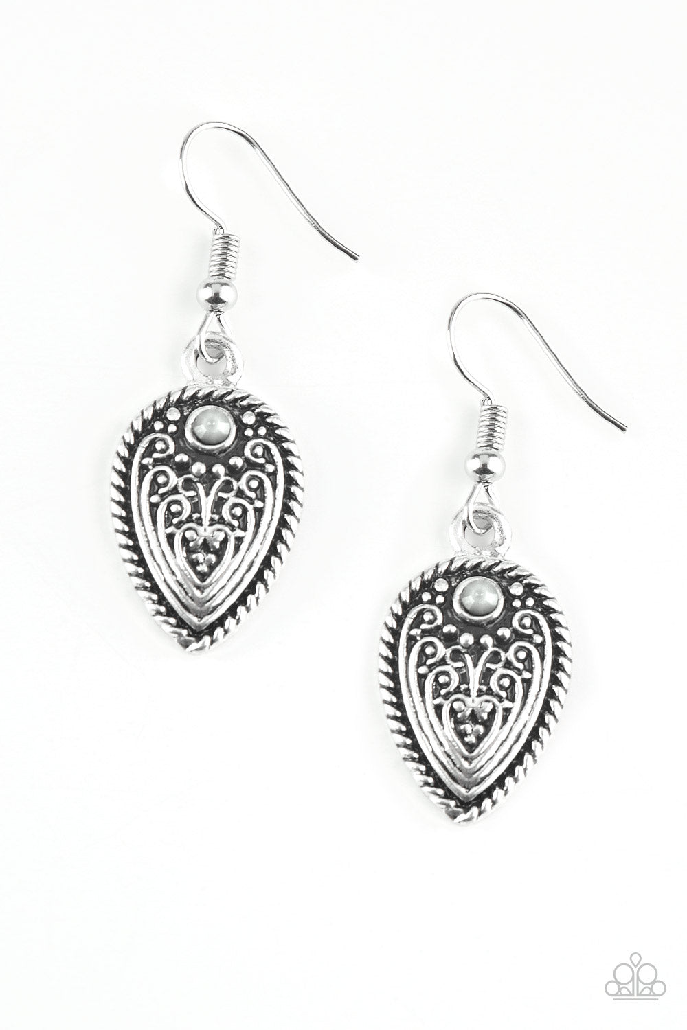 pittmanbling-and-jewelry-inc-presentsdistance-pasture-silver-earrings-paparazzi-accessories