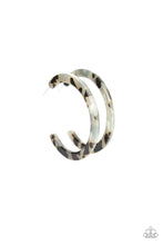 Load image into Gallery viewer, pittmanbling-and-jewelry-inc-presentshaute-blooded-white-paparazzi-accessories
