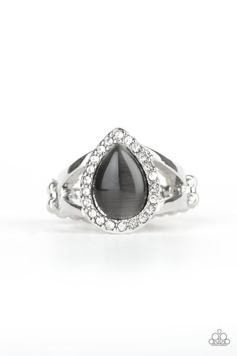 pittmanbling-and-jewelry-inc-presentsdebutante-dream-silver-ring-paparazzi-accessories