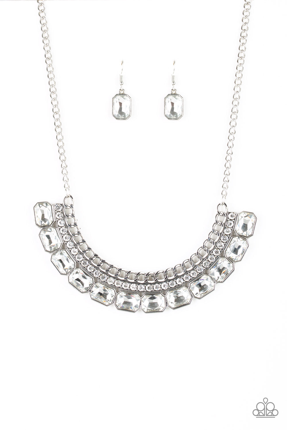 pittmanbling-and-jewelry-inc-presentskiller-knockout-white-necklace-paparazzi-accessories