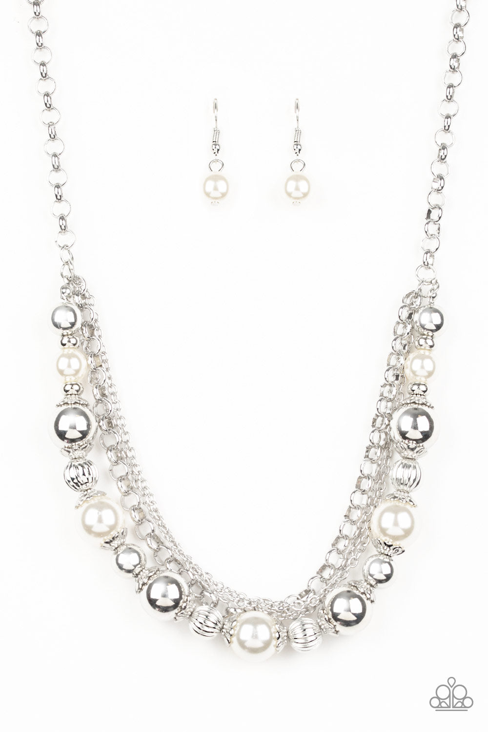 pittmanbling-and-jewelry-inc-presents5th-avenue-romance-white-necklace-paparazzi-accessories